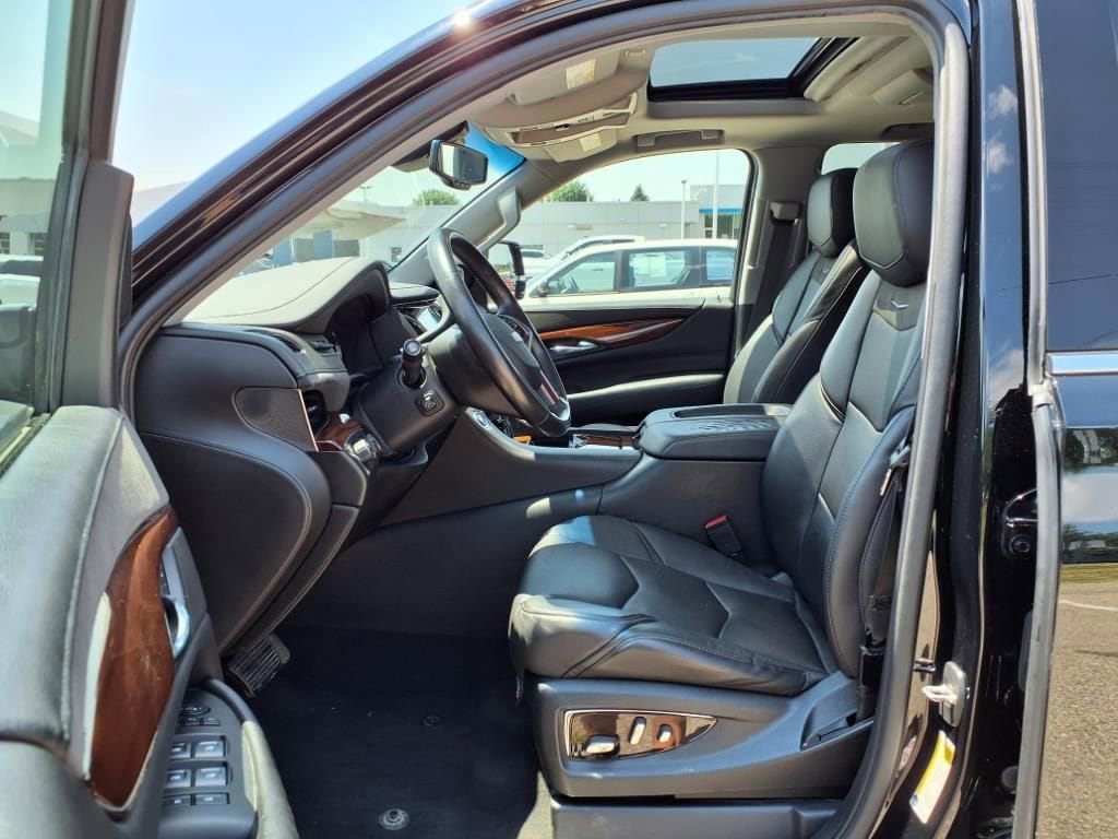 Thumbnail: 2016 Cadillac Escalade - 19