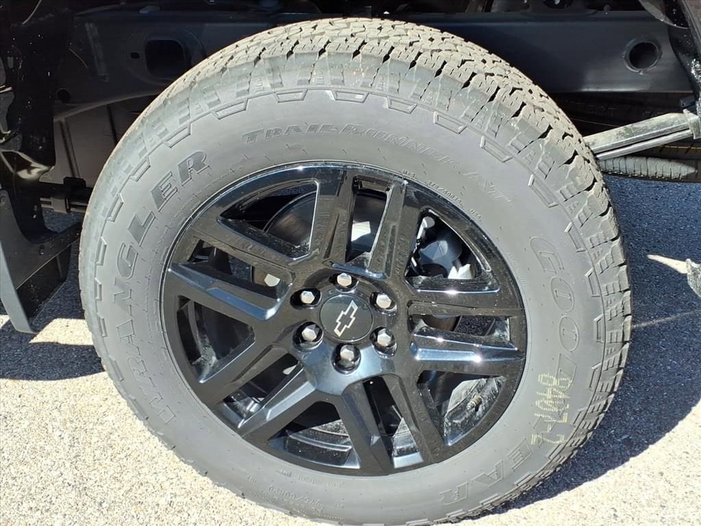 Thumbnail: 2026 Chevrolet Silverado 1500 - 7