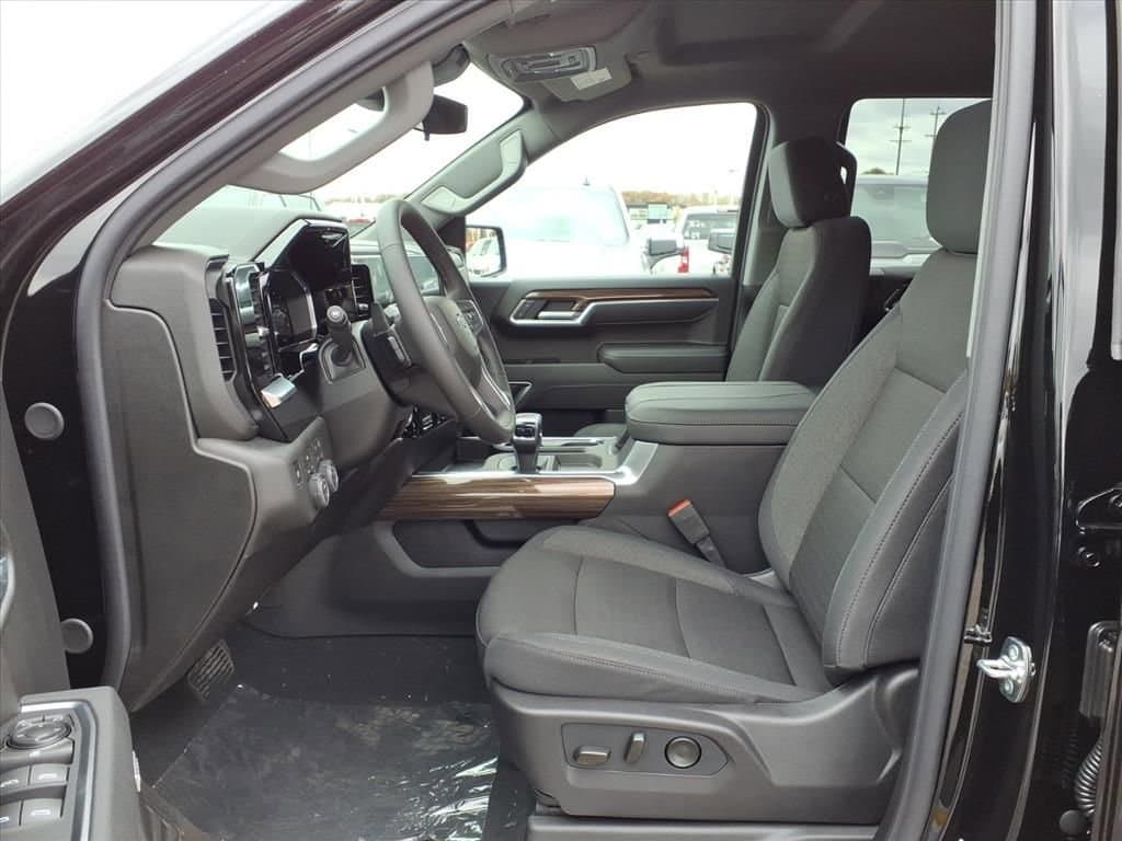 Thumbnail: 2026 Chevrolet Silverado 1500 - 15