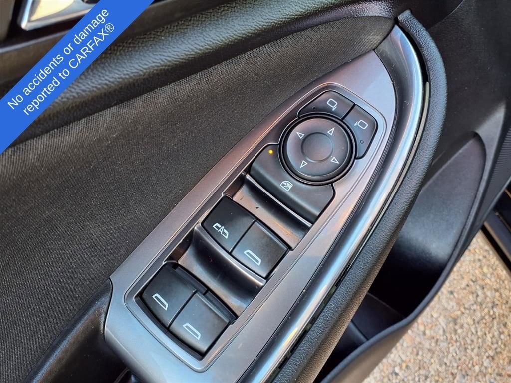 Thumbnail: 2016 Chevrolet Malibu - 15