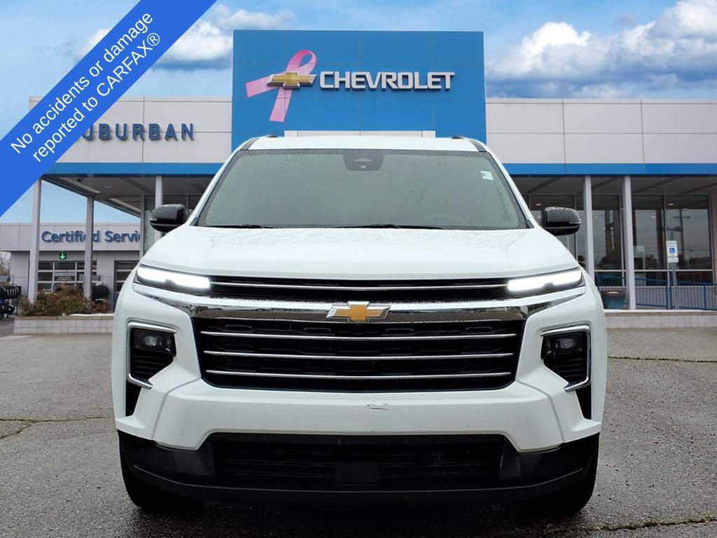 2025 Chevrolet Traverse photo 2