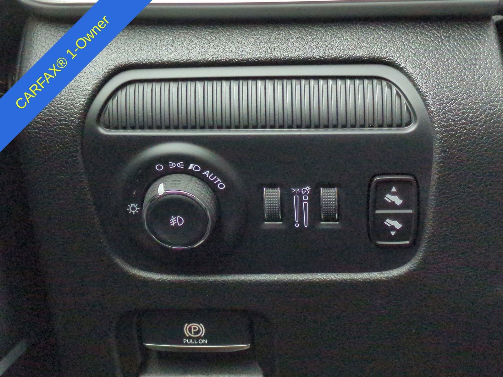 Thumbnail: 2024 Jeep Wagoneer - 39