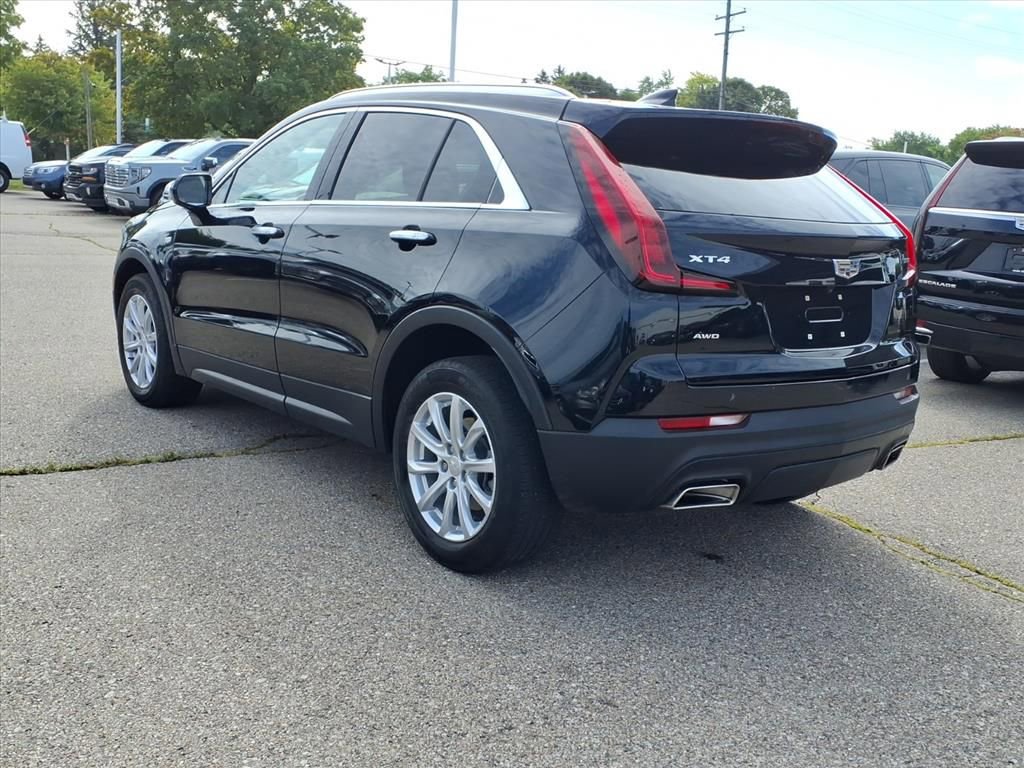 Thumbnail: 2022 Cadillac XT4 - 6