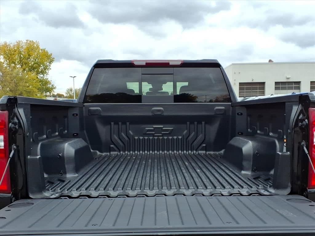 Thumbnail: 2026 Chevrolet Silverado 1500 - 9