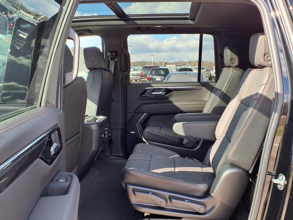 Thumbnail: 2026 Chevrolet Suburban - 6