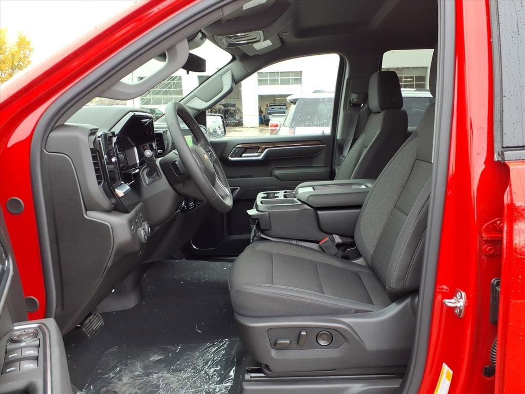 Thumbnail: 2026 Chevrolet Silverado 1500 - 12