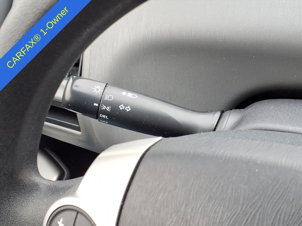 Thumbnail: 2014 Toyota Prius v - 22