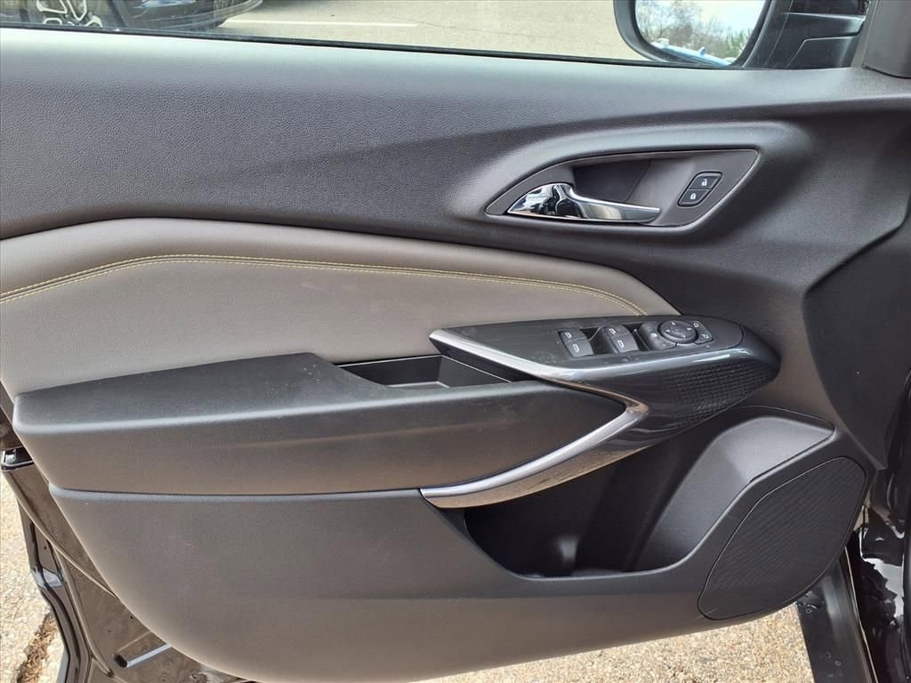 Thumbnail: 2026 Chevrolet Trax - 12