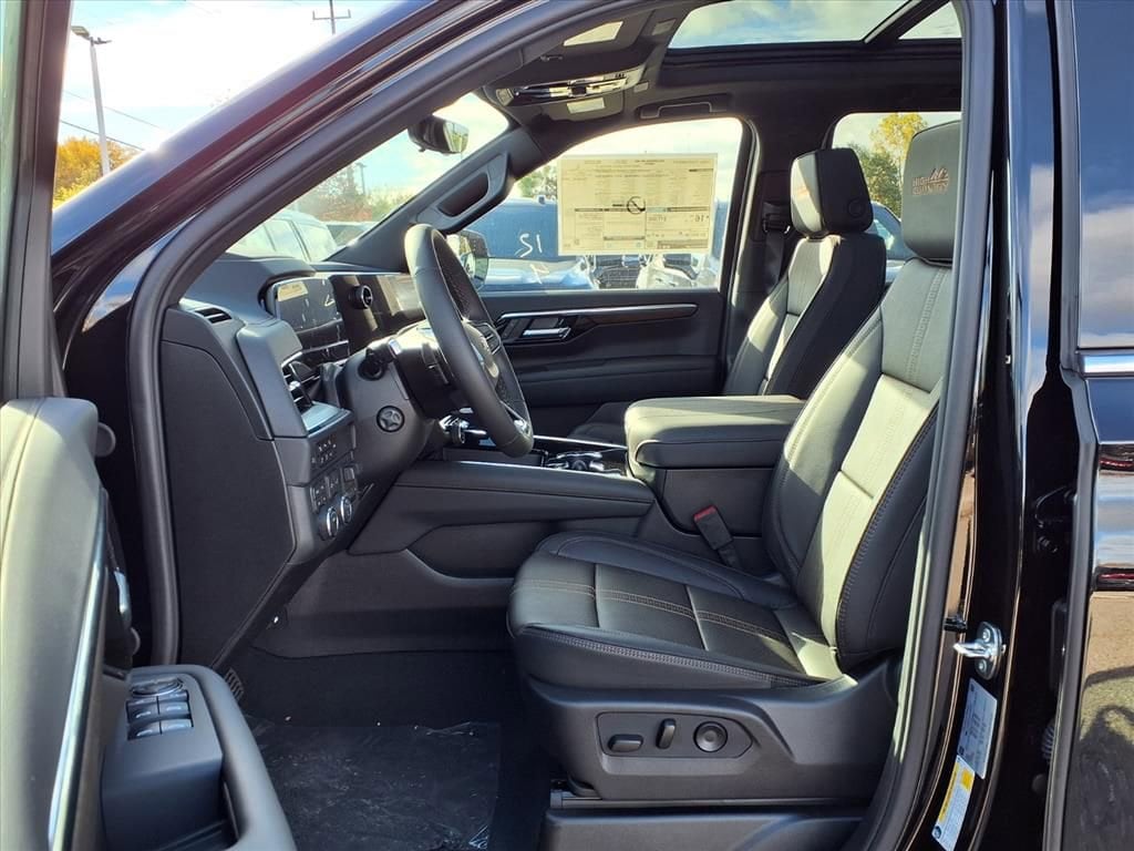 Thumbnail: 2026 Chevrolet Suburban - 15