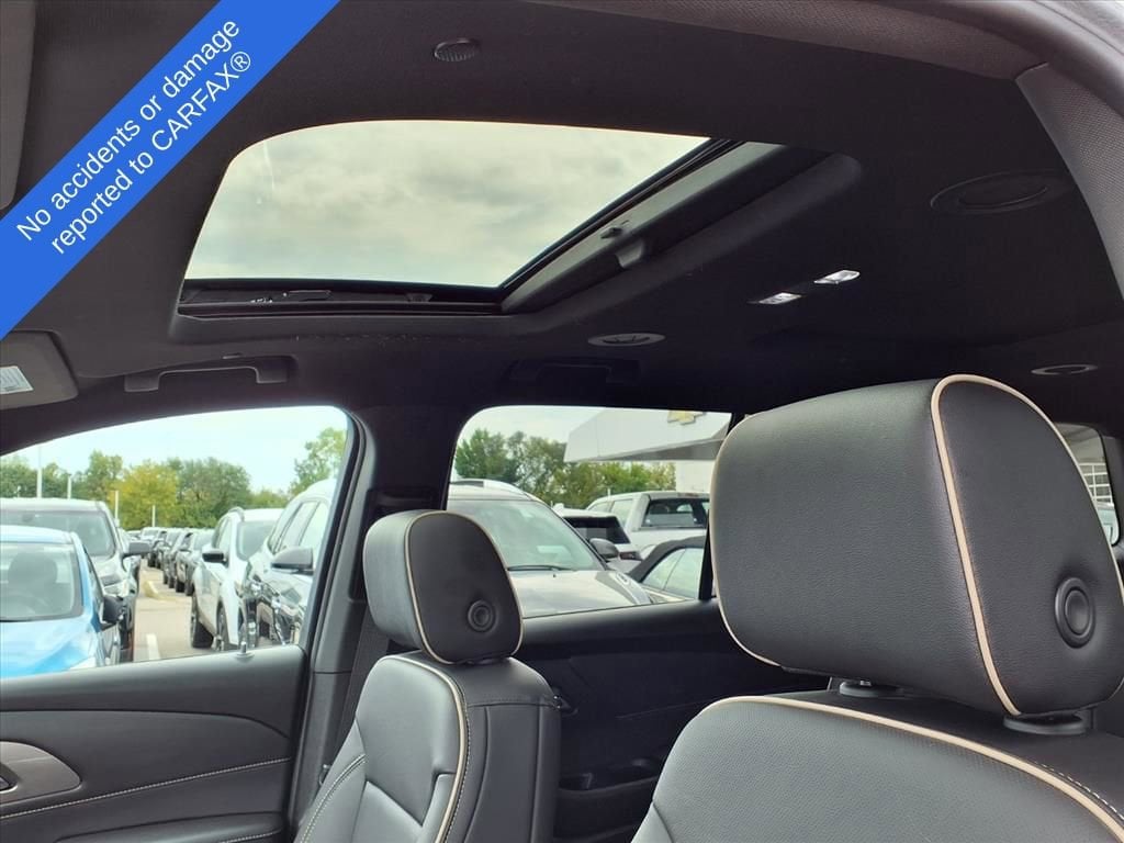 Thumbnail: 2023 Chevrolet Traverse - 19