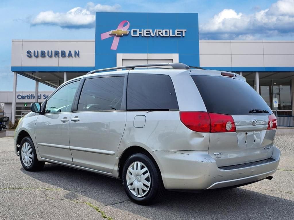 Thumbnail: 2008 Toyota Sienna - 4