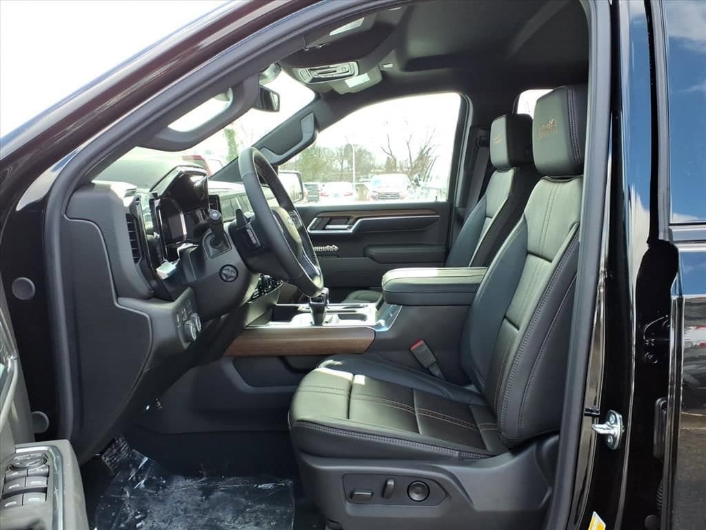 Thumbnail: 2026 Chevrolet Silverado 1500 - 13