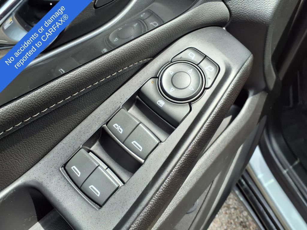 Thumbnail: 2023 Chevrolet Traverse - 14