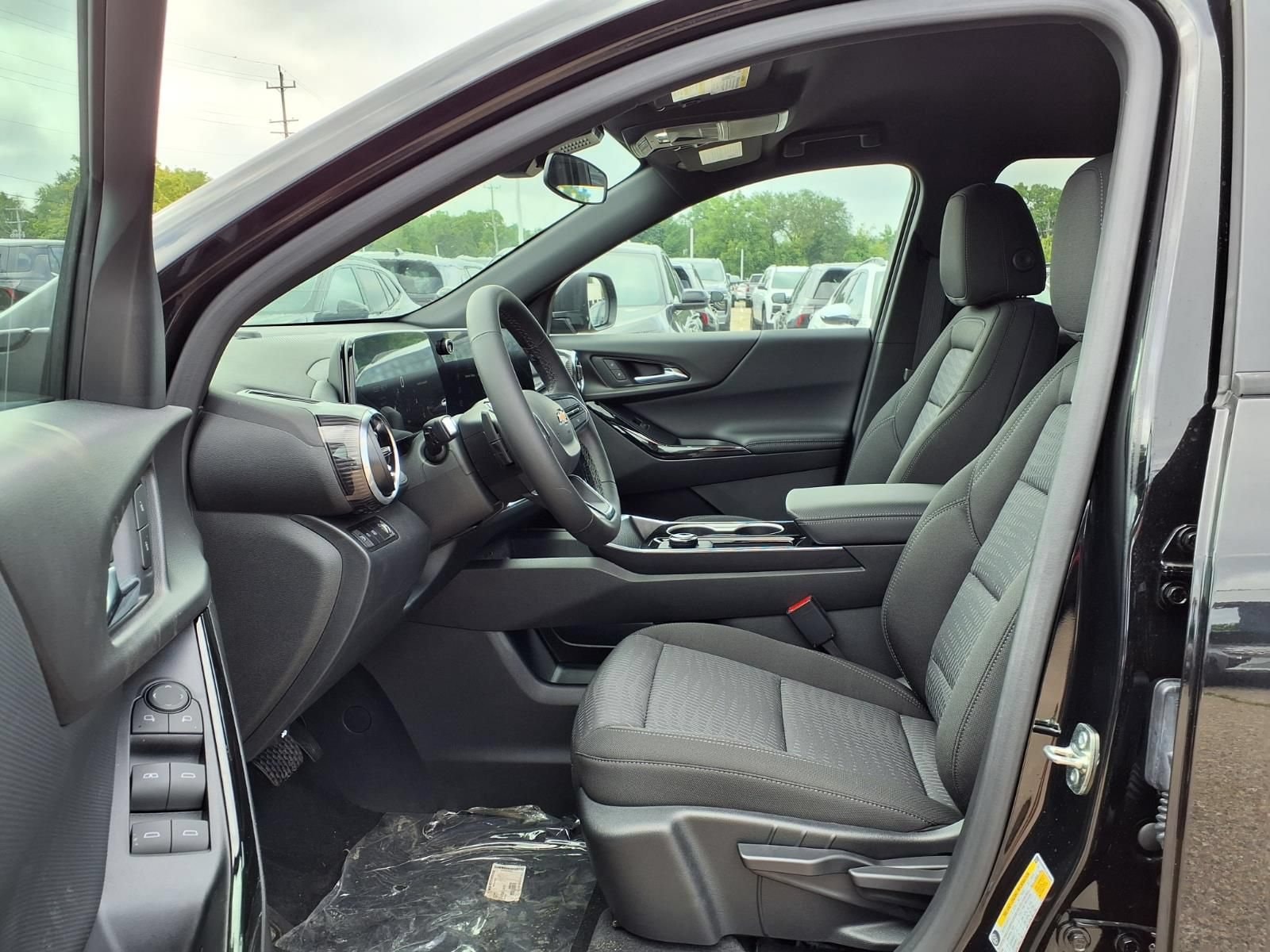 2027 Chevrolet Equinox LT - Photo 13