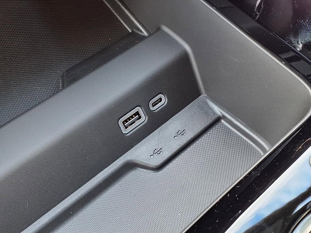 Thumbnail: 2026 Chevrolet Tahoe - 18