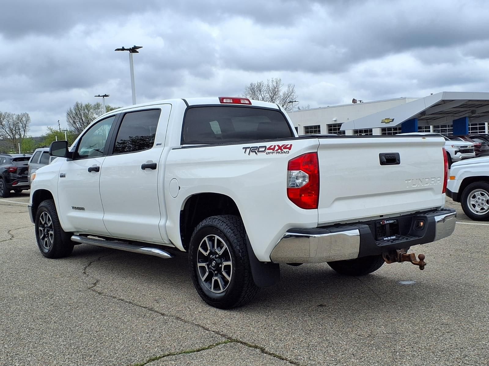 Thumbnail: 2015 Toyota Tundra - 7
