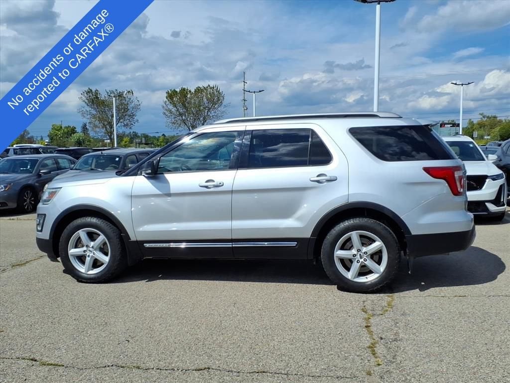 Thumbnail: 2017 Ford Explorer - 8