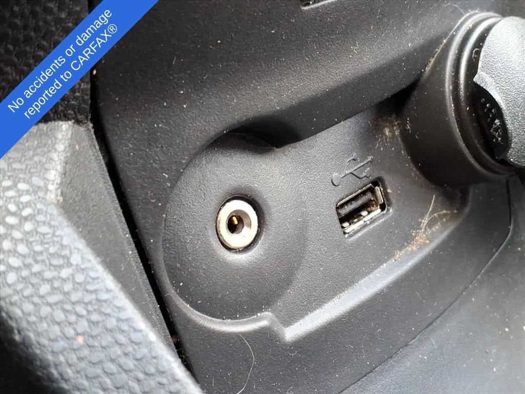 Thumbnail: 2011 Ford Fiesta - 23