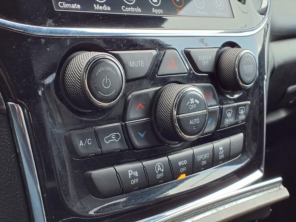 Thumbnail: 2020 Jeep Grand Cherokee - 24