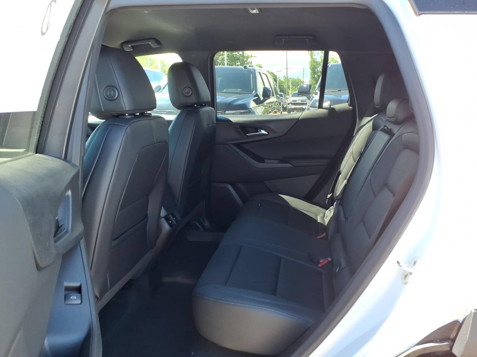 Thumbnail: 2026 Chevrolet Equinox - 10