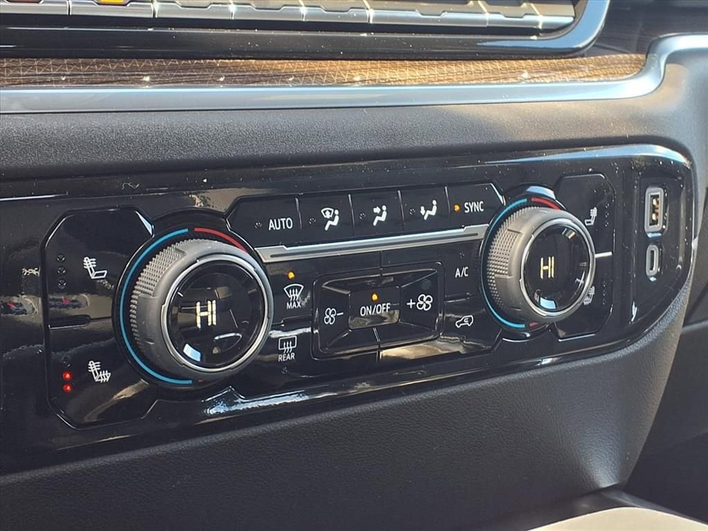 Thumbnail: 2026 Chevrolet Silverado 1500 - 22