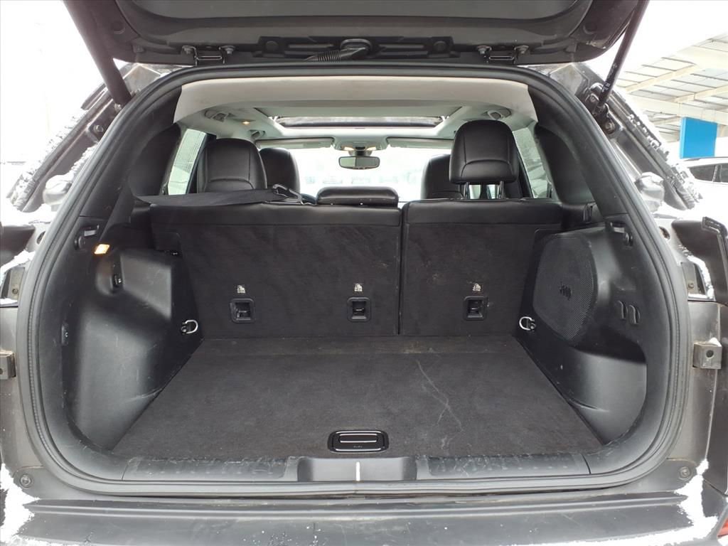 Thumbnail: 2019 Jeep Cherokee - 10