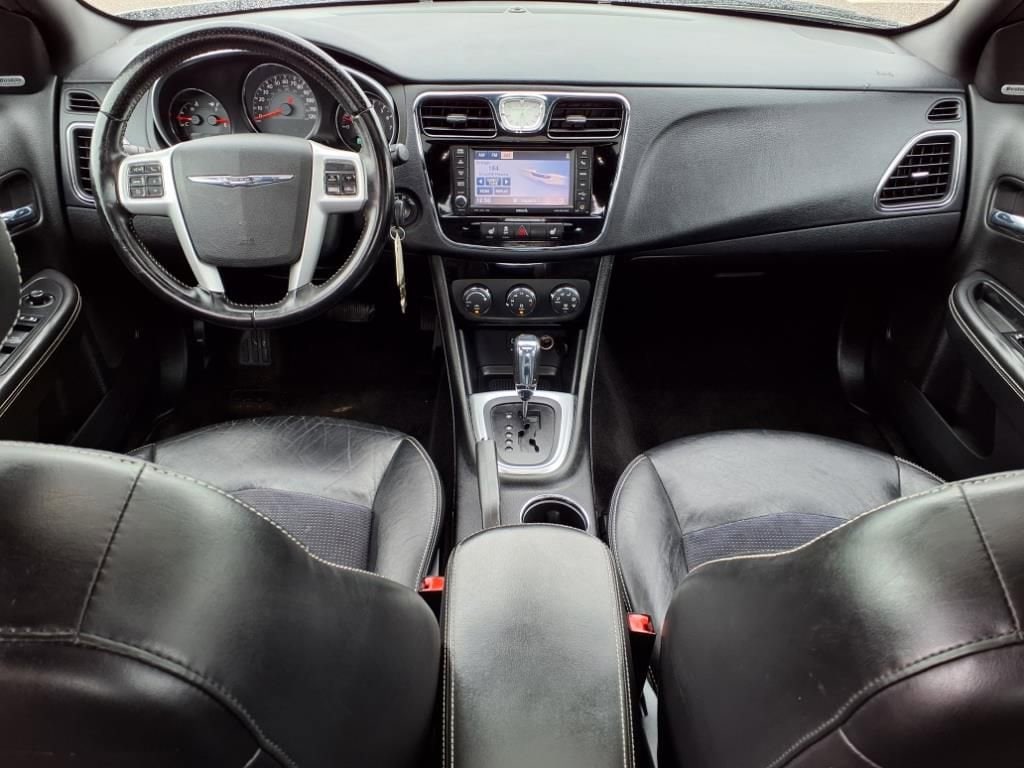 Thumbnail: 2012 Chrysler 200 - 11
