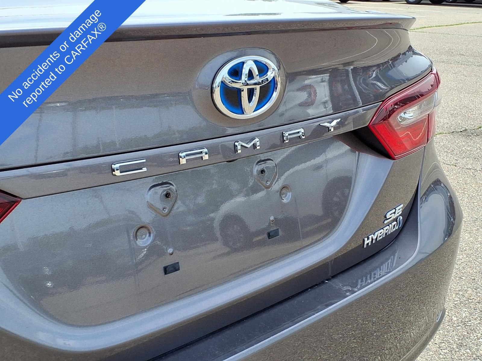 Thumbnail: 2021 Toyota Camry - 11
