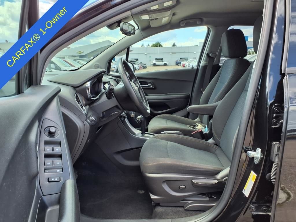 Thumbnail: 2021 Chevrolet Trax - 18