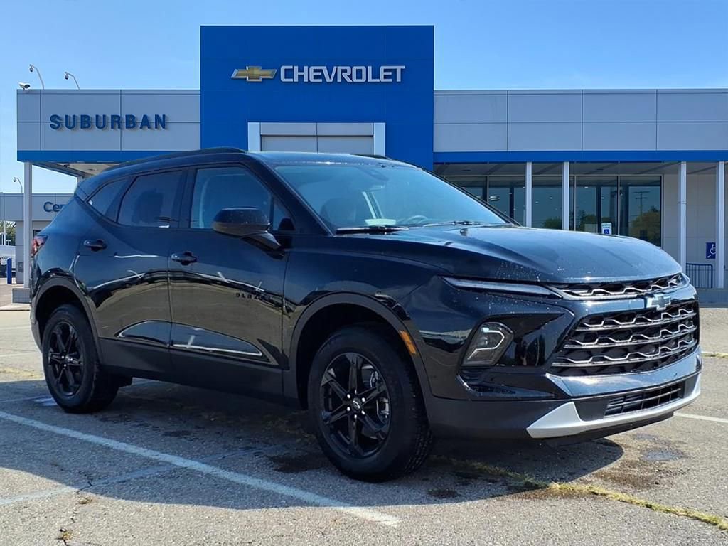 2025 Chevrolet Blazer 2LT photo 2