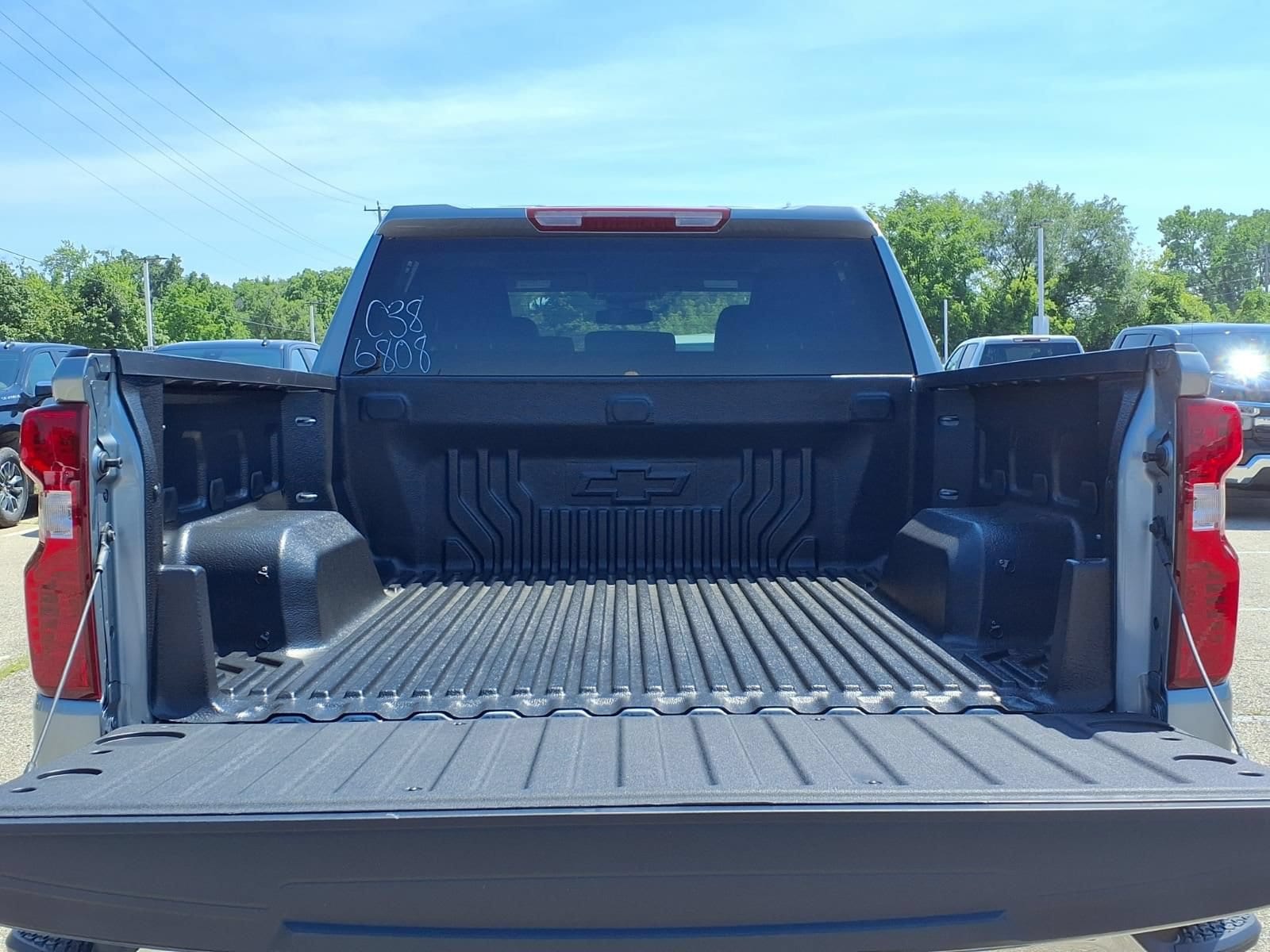 2026 Chevrolet Silverado 1500 LT - Photo 8