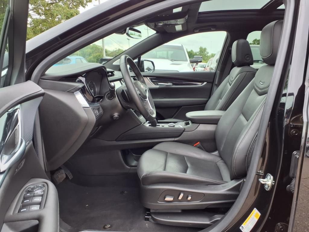 Thumbnail: 2024 Cadillac XT5 - 17