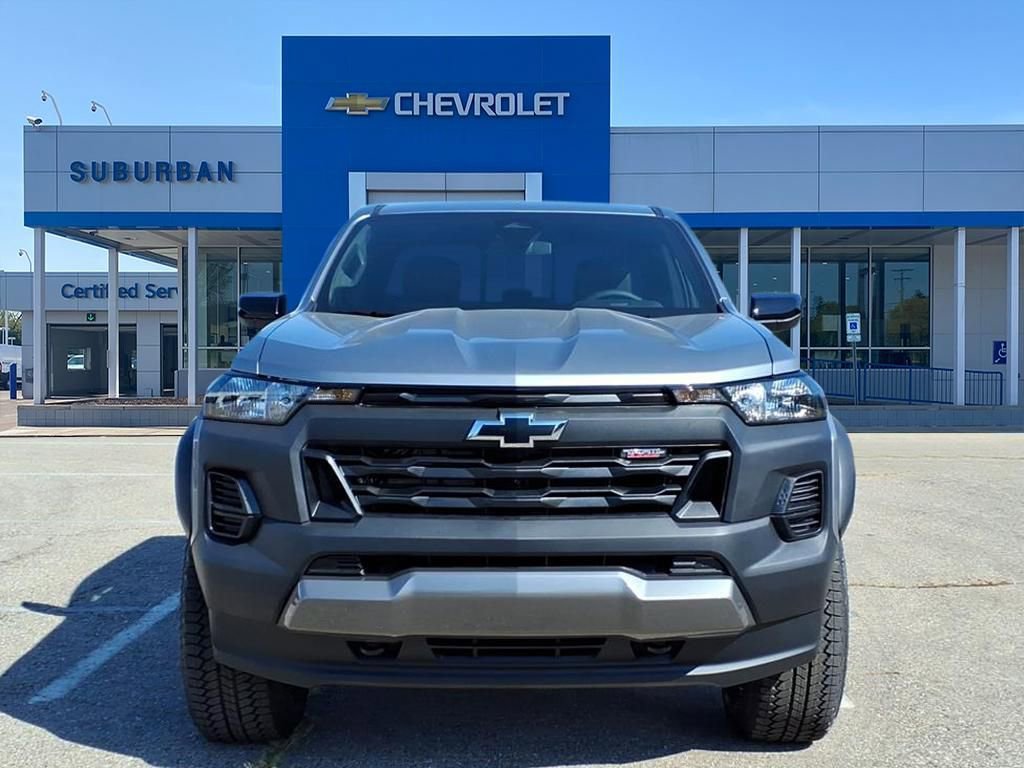 2026 Chevrolet Colorado Trail Boss photo 2