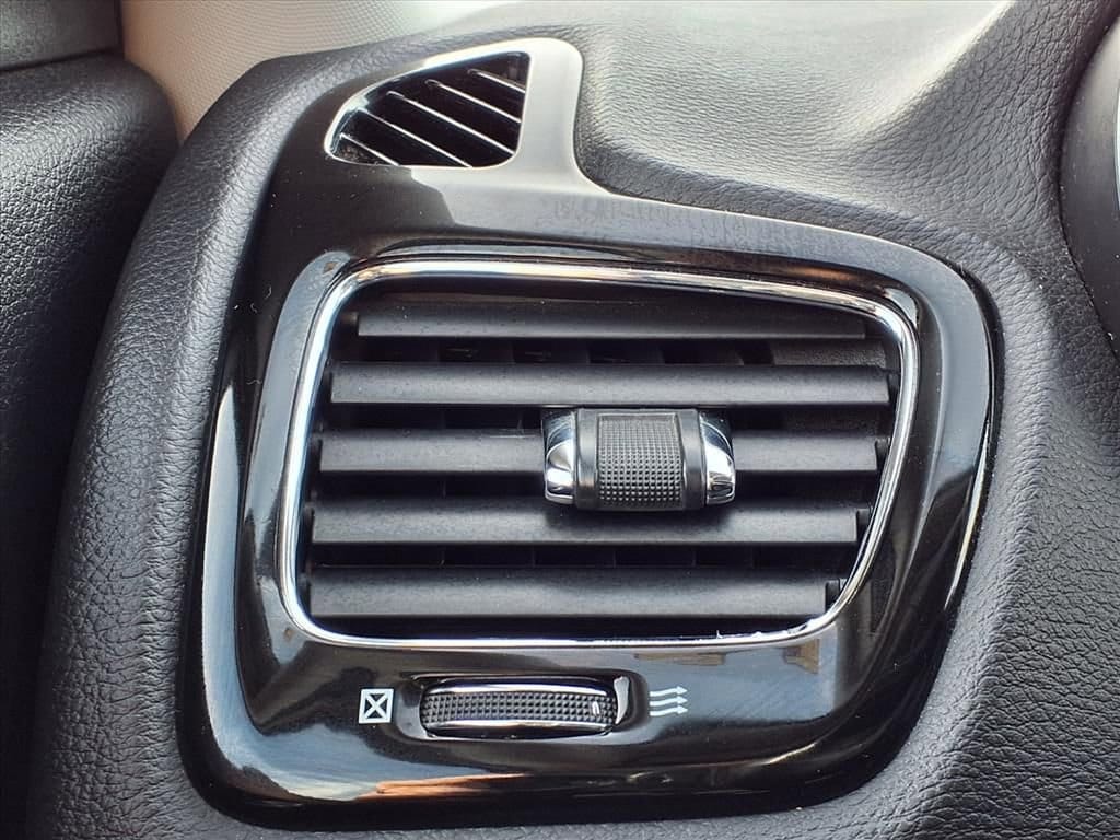 Thumbnail: 2018 Jeep Compass - 28