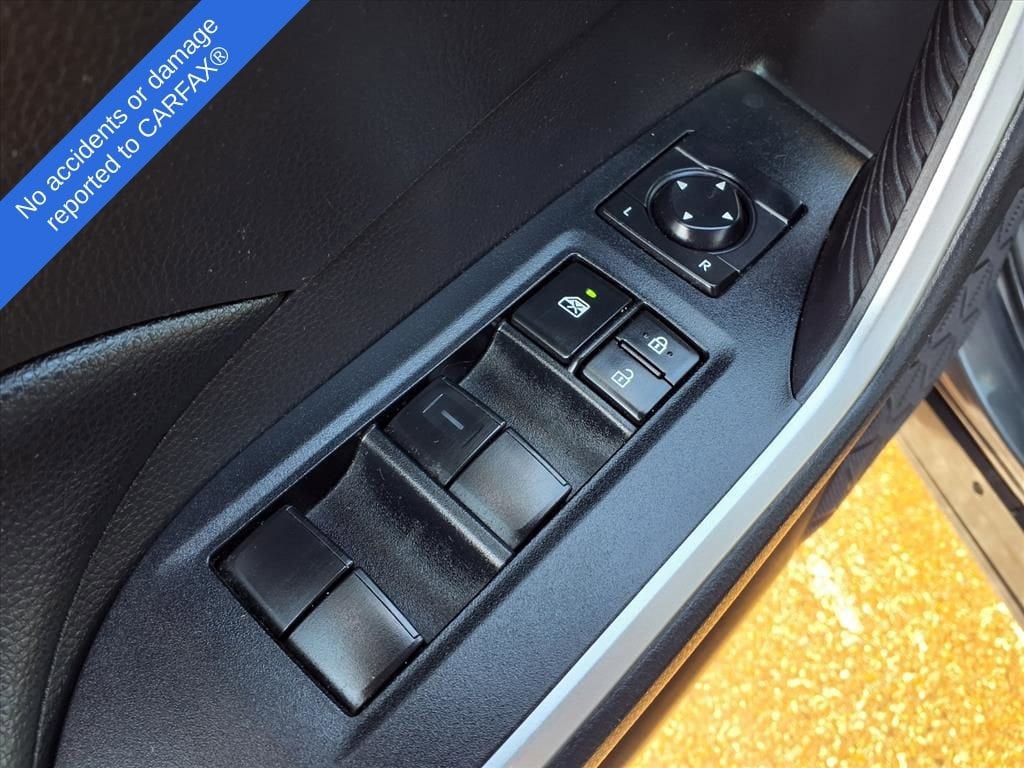 Thumbnail: 2019 Toyota RAV4 - 17