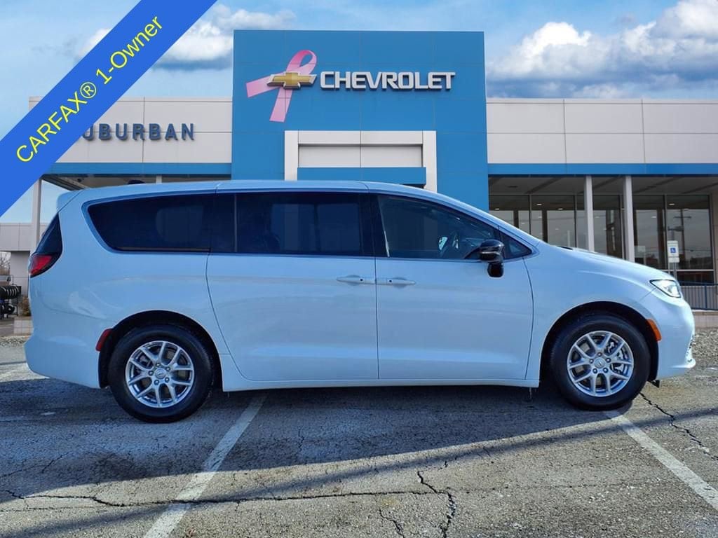 Thumbnail: 2026 Chrysler Pacifica - 5