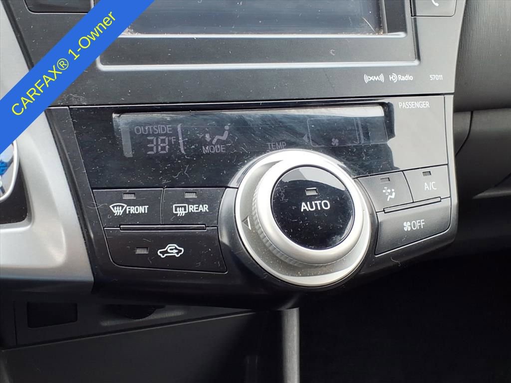 Thumbnail: 2014 Toyota Prius v - 26