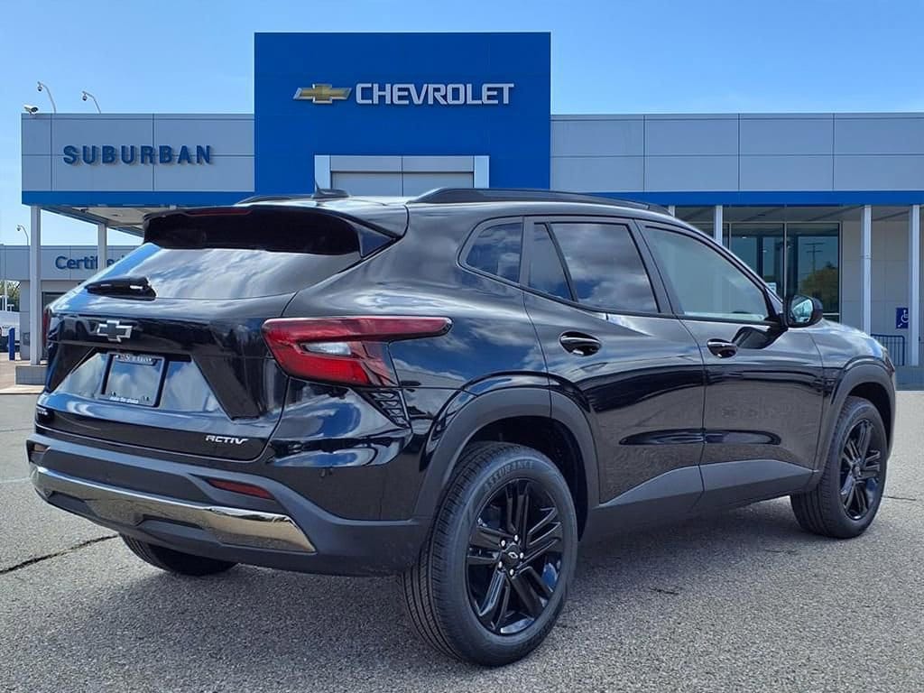 Thumbnail: 2026 Chevrolet Trax - 4