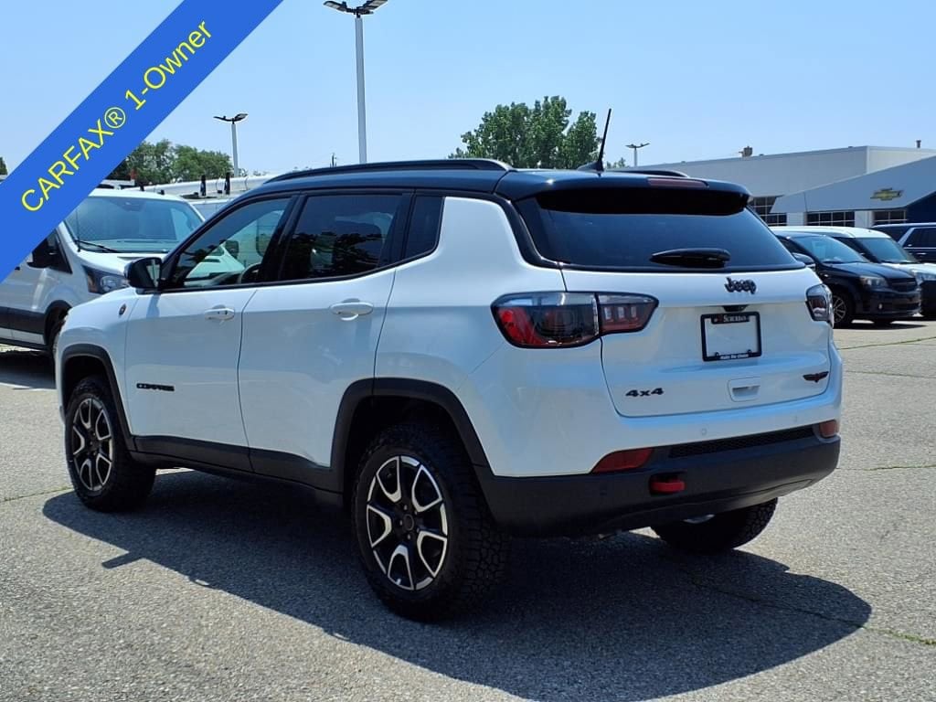 2025 Jeep Compass Trailhawk 8
