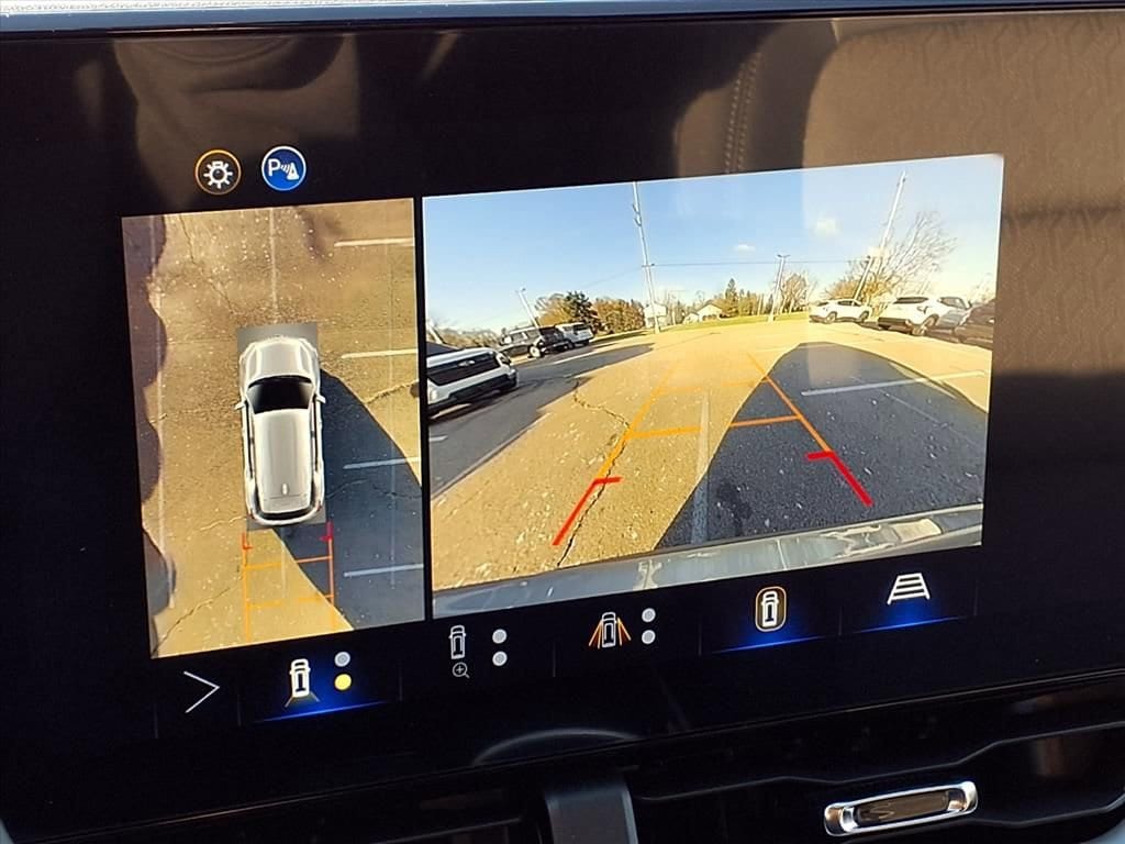 Thumbnail: 2026 Chevrolet Equinox - 18