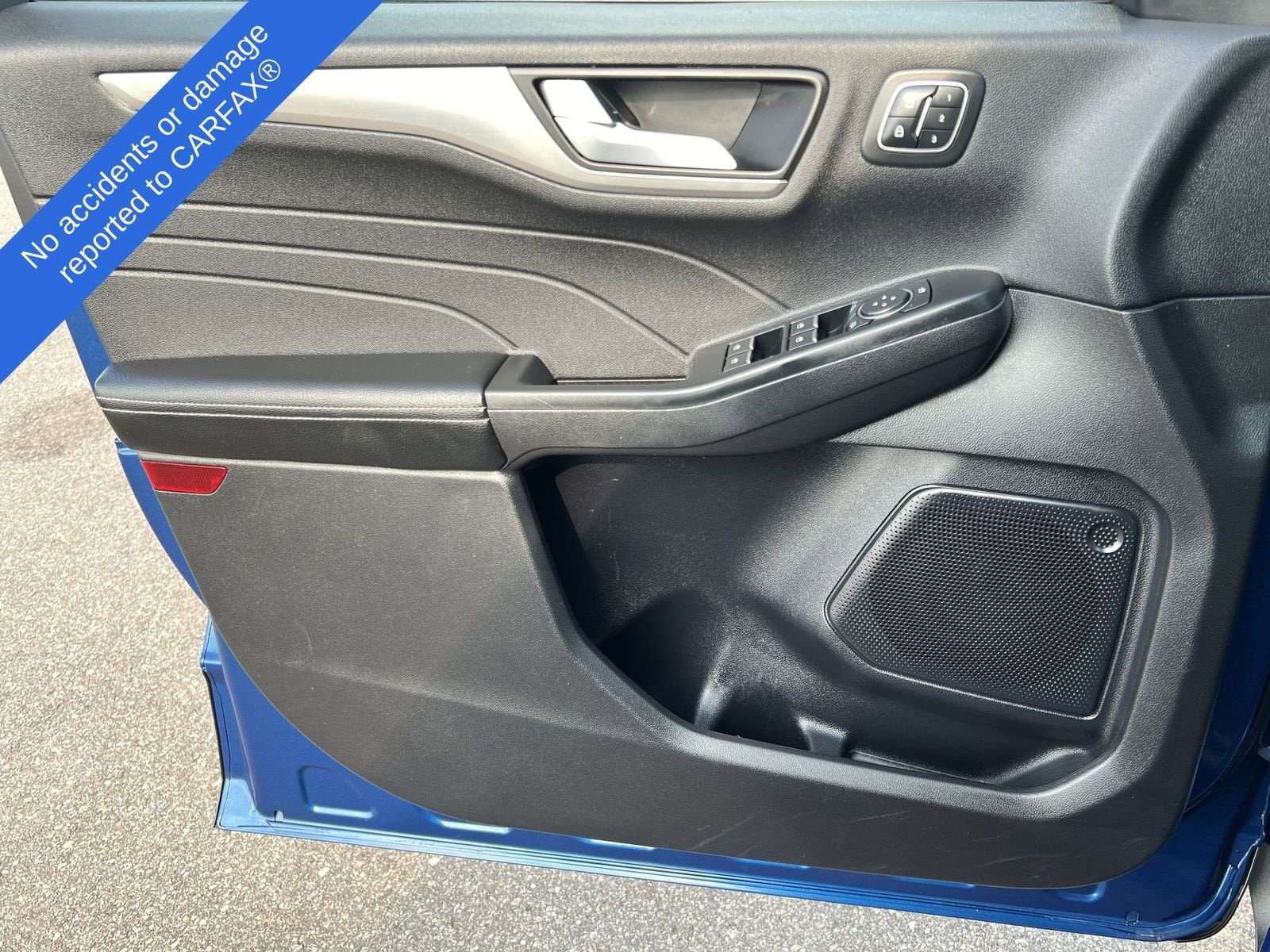 Thumbnail: 2022 Ford Escape - 31