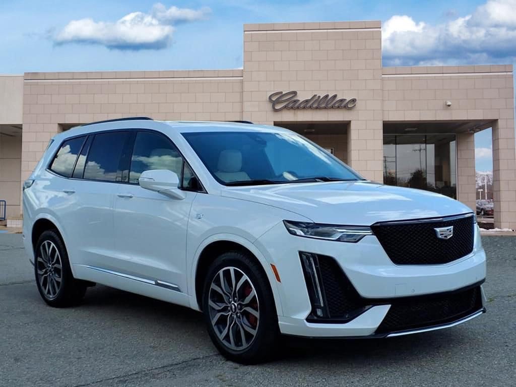 Thumbnail: 2023 Cadillac XT6 - 3