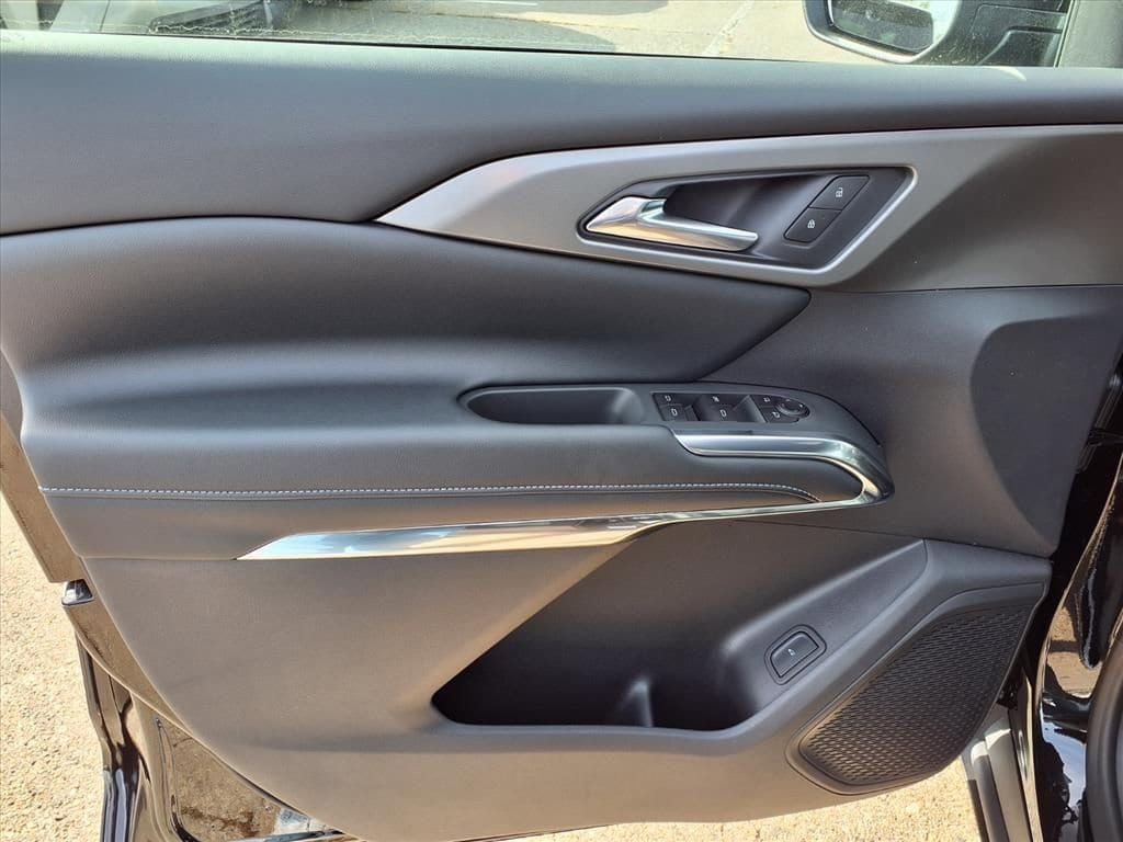 Thumbnail: 2026 Chevrolet Traverse - 11