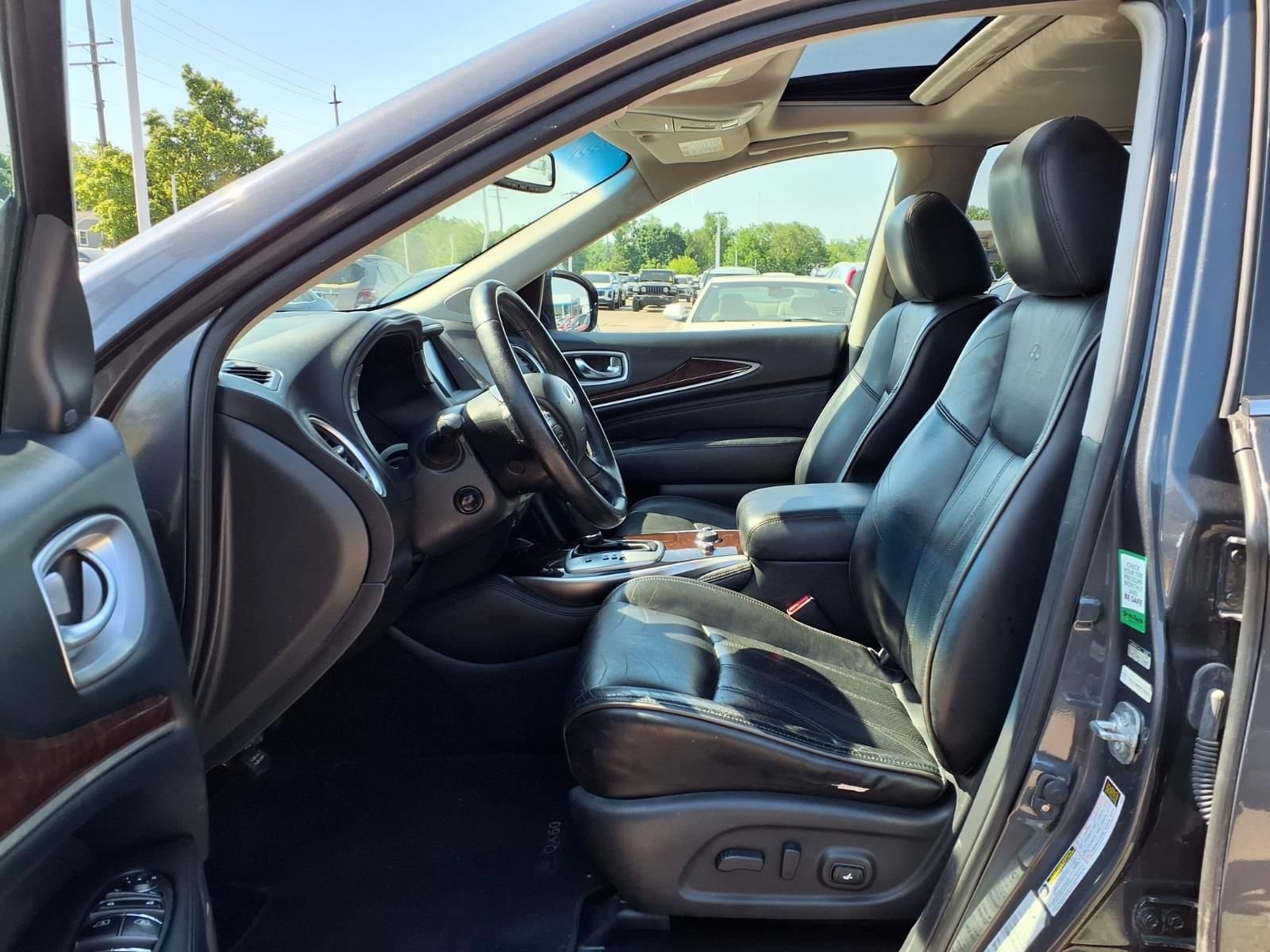 Thumbnail: 2013 INFINITI JX35 - 17