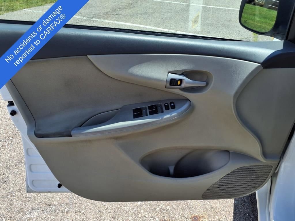 Thumbnail: 2010 Toyota Corolla - 13