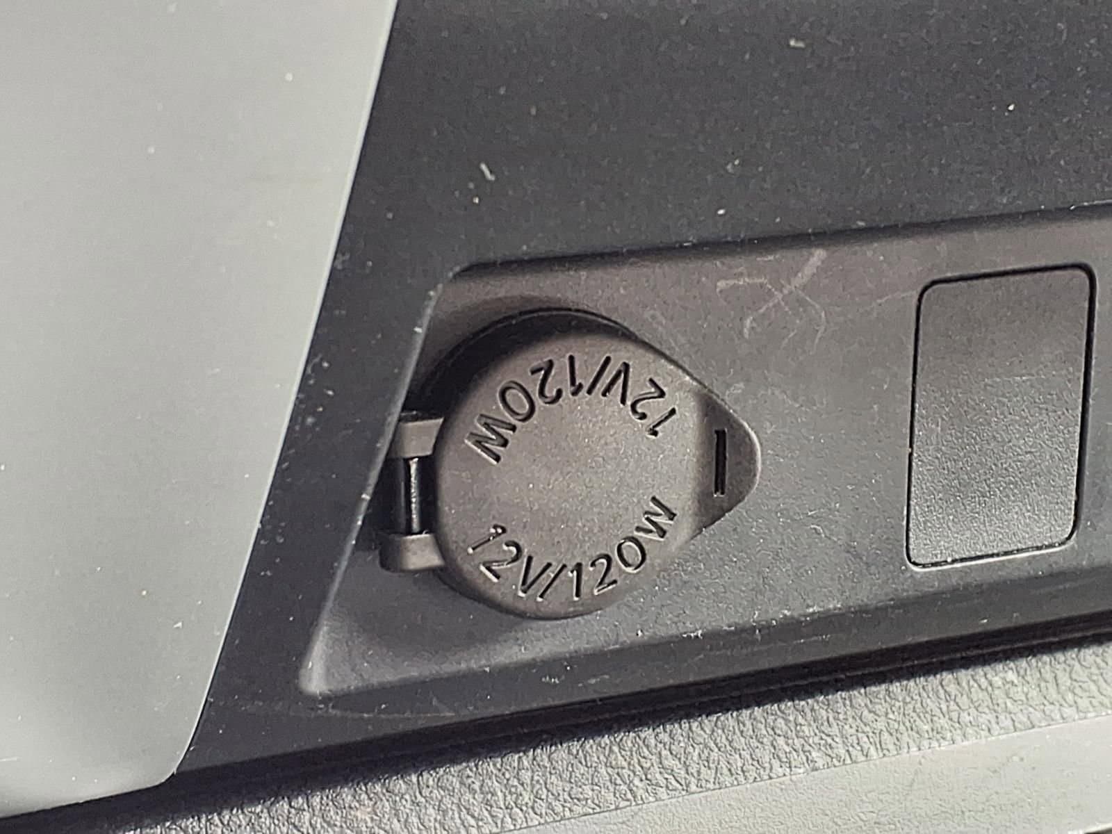Thumbnail: 2015 Toyota Tundra - 27