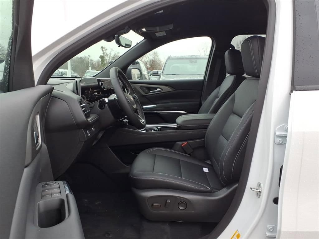 Thumbnail: 2026 Chevrolet Traverse - 14