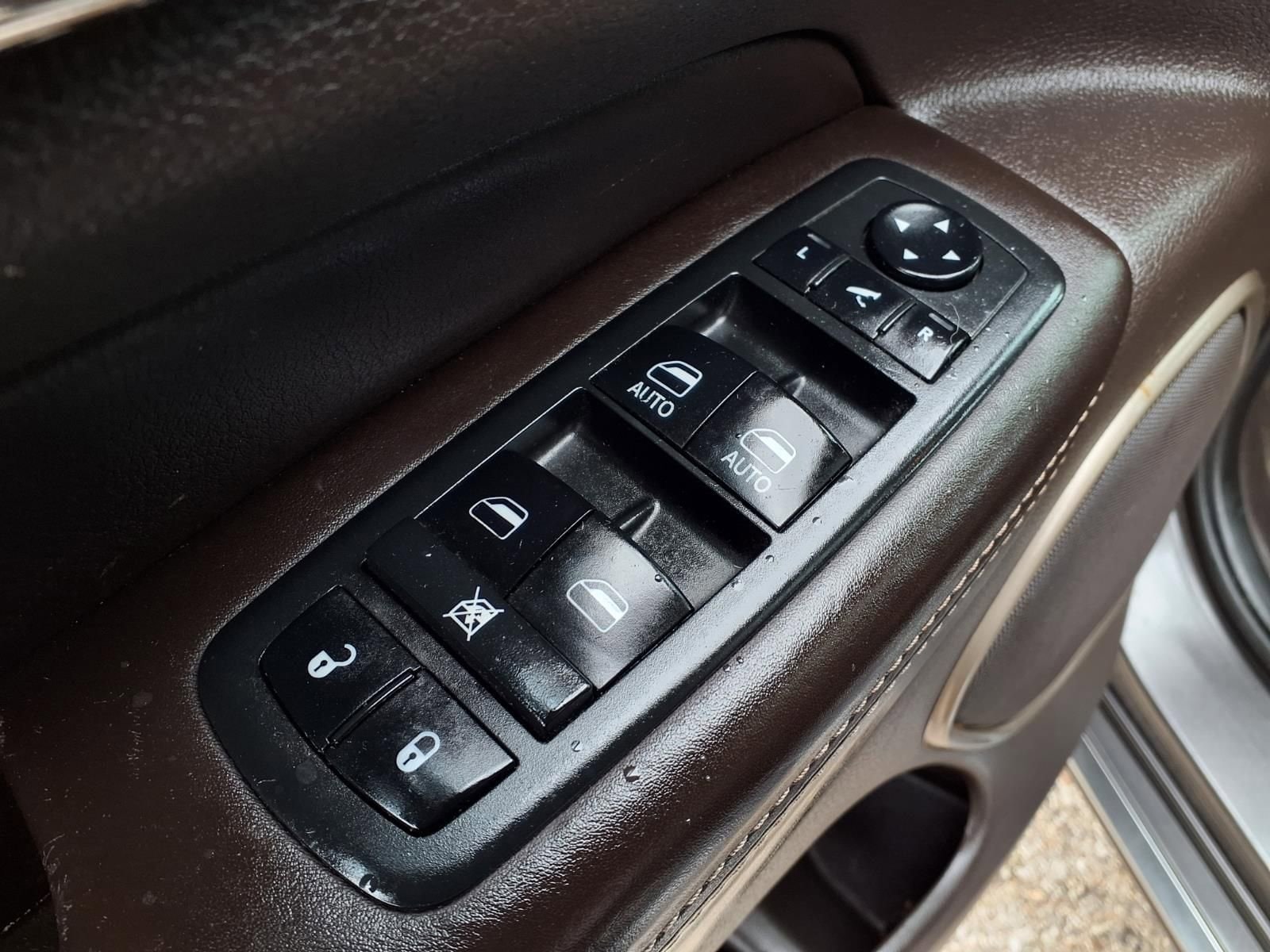 Thumbnail: 2014 Jeep Grand Cherokee - 14