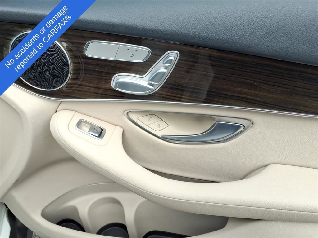 Thumbnail: 2022 Mercedes-Benz GLC - 16