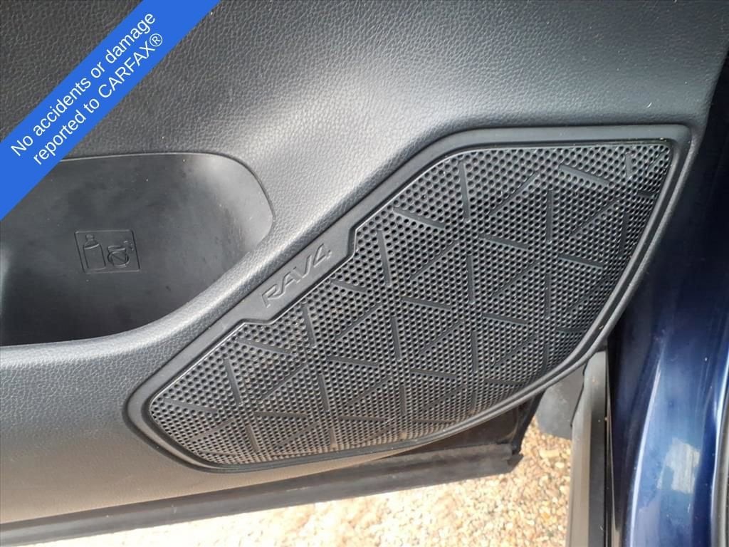 Thumbnail: 2019 Toyota RAV4 - 18